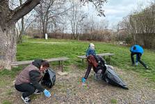Přes 20 milionů dobrovolníků spojilo síly při úklidu planety. Zapojila se také města Jihomoravského kraje Přes 20 milionů dobrovolníků spojilo síly při úklidu planety. Zapojila se také města Jihomoravského kraje
