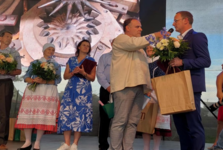 Tradiční řemeslo, které dobylo svět: Ocenění 155 let olešnické výroby květin Tradiční řemeslo, které dobylo svět: Ocenění 155 let olešnické výroby květin